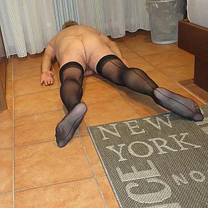 Sklave im Hotelzimmer 11 Galeriebild