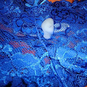 Blaues Panty mit Sperma Galeriebild
