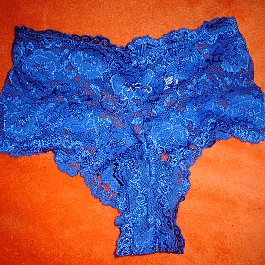 Blaues Panty mit Sperma Galeriebild
