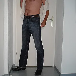 JE ME DEVOILE Galeriebild