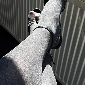 Catsuit Beine und Füße Galeriebild