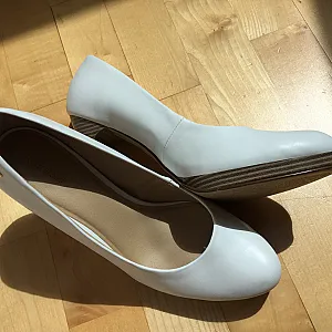 In High Heels gallery image