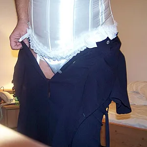 Blaues Kleid (Teil 1: Sissy zieht sich an) Galeriebild