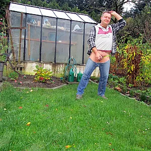 gardenwork in the autumn gallery image