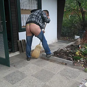 gardenwork in the autumn gallery image