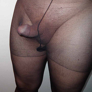 Das erste Bild von nylons65's Galerie - Schwarze Strumpfhose mit Slip