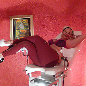 horny gynchair gallery image