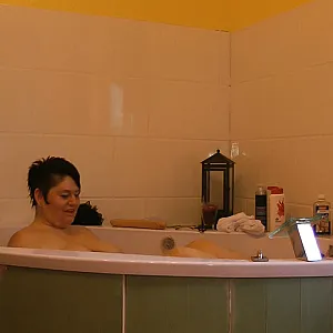 Lunchtime FUCKing in BATHTUB gallery image