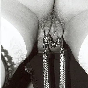Pussy und Klammern Galeriebild