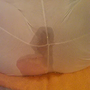 horny peeing gallery image