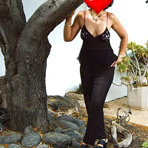in dessous gallery image