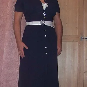 Blaues Kleid Teil 2: Fertig angezogen Galeriebild