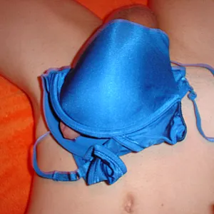 Blauer BH mit Sperma Galeriebild