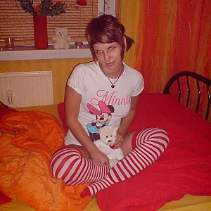 Das erste Bild von sexcouple1's Galerie - Schulmädchenreport