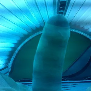 Unter dem Solarium die Zweite mit Orgasmus Galeriebild