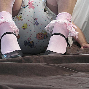 Das erste Bild von kop4560000's Galerie - kop4560000 diapered sissy