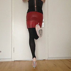 red latexmini gallery image