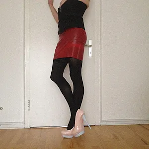 red latexmini gallery image