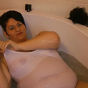 SOLO Sex in der BADEWANNE Galeriebild