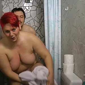 KONTROLLE unter der DUSCHE Galeriebild