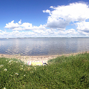 Am Strand die ersten Sommertage genießen... Galeriebild