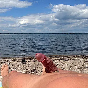 beach enjoy the sun gallery image