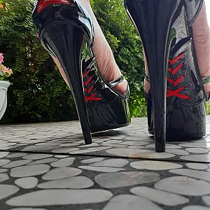 First image of Jessy69 DWT's Gallery - gardenshoes1