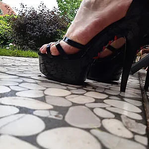 gardenshoes1 gallery image