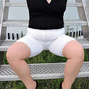Sexy und geil auf der Windradtreppe Galeriebild