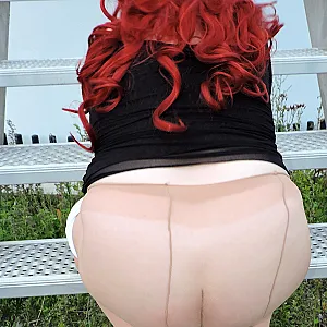 Sexy und geil auf der Windradtreppe Galeriebild