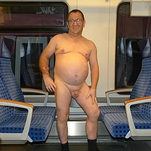 Das erste Bild von 55Paul55's Galerie - 55paul55 nackt im Zug