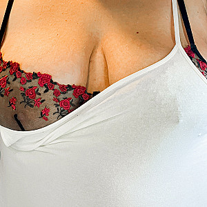 Unpack tits gallery image