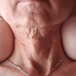 masssage for my neck gallery image
