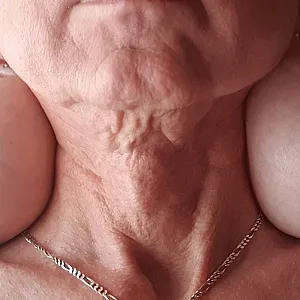 masssage for my neck gallery image