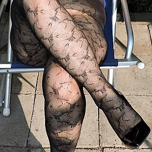 sexy outdoor gallery image