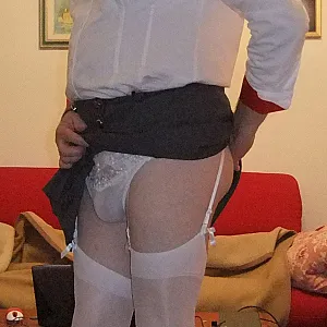 Crossdresser Stgriptease Galeriebild