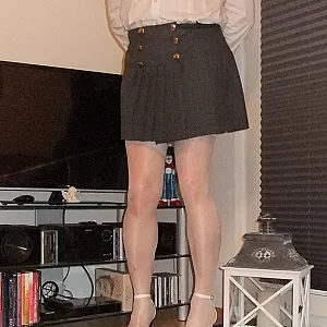 Crossdresser Stgriptease Galeriebild
