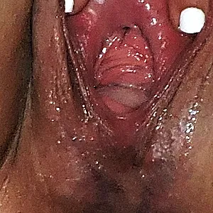 hot pee gallery image