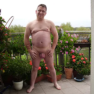 55Paul55 nackt auf den Balkon Galeriebild