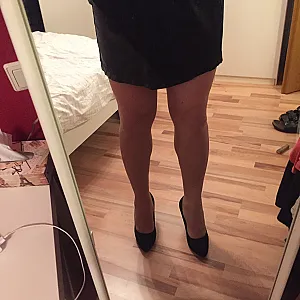 Legs gallery image