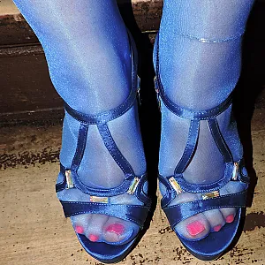 hot cunt in blue gallery image