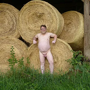 Nackt auf dem Bauerhaof von 55Paul55 Galeriebild