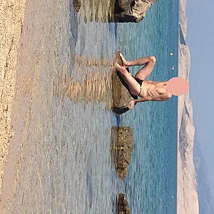 Das erste Bild von SexyMatt69's Galerie - Im String-Tanga am Strand