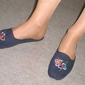 Hot Feet Old Shoes gallery image