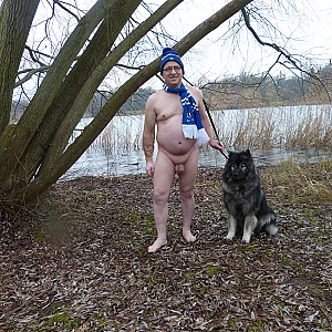 55Paul55 ist nackt mit Hausteir Galeriebild