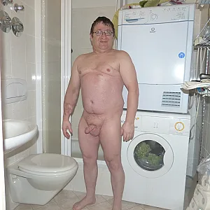55Paul55 ist nackt mit Hausteir Galeriebild