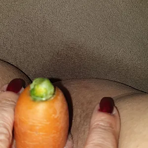 First image of Voyeure's Gallery - carrots are healthy