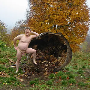 der 55Paul55 nackt im Herbst Galeriebild