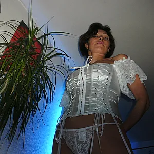 corsett 3 gallery image