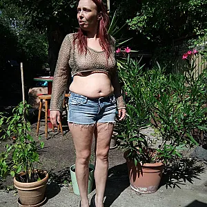 garden and pool2 gallery image